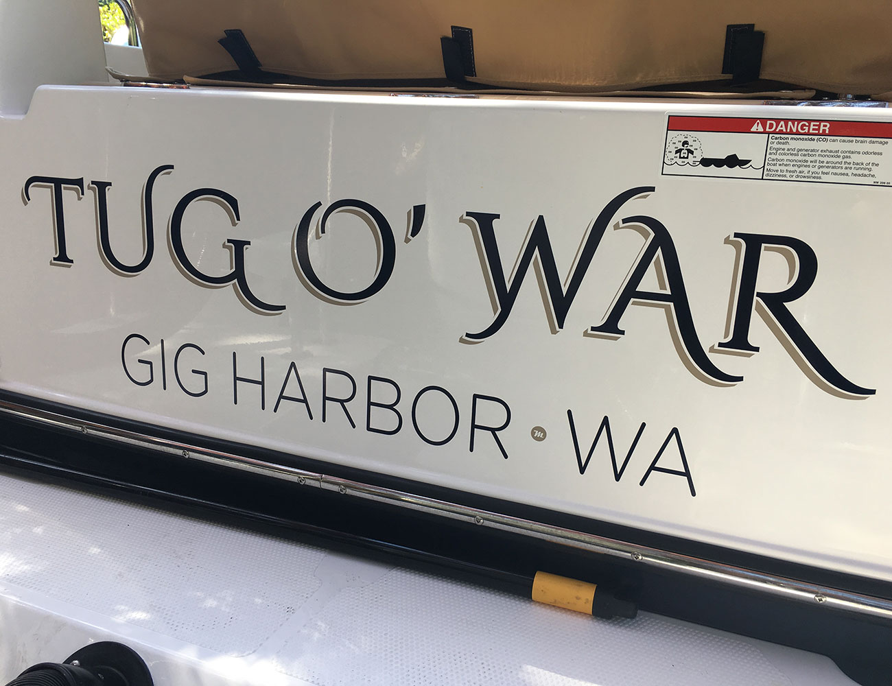 Margaux-Marine-Graphics-Tug-O-War