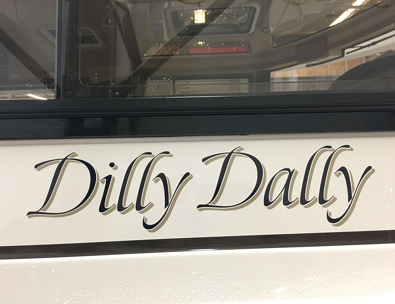 Margaux-Marine-Graphics-Dilly-Dally-01